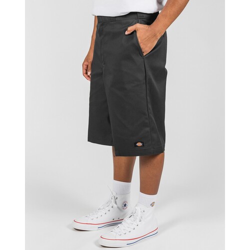 Dickies Shorts 13 Inch Multi Pocket Loose Fit Black [Size: 28]