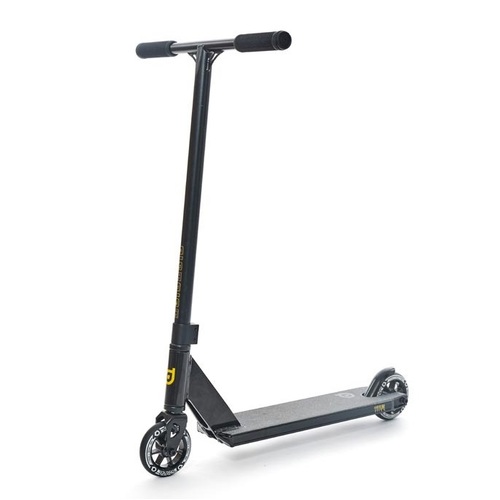 District Scooter Titus Black/Black 110mm wheels